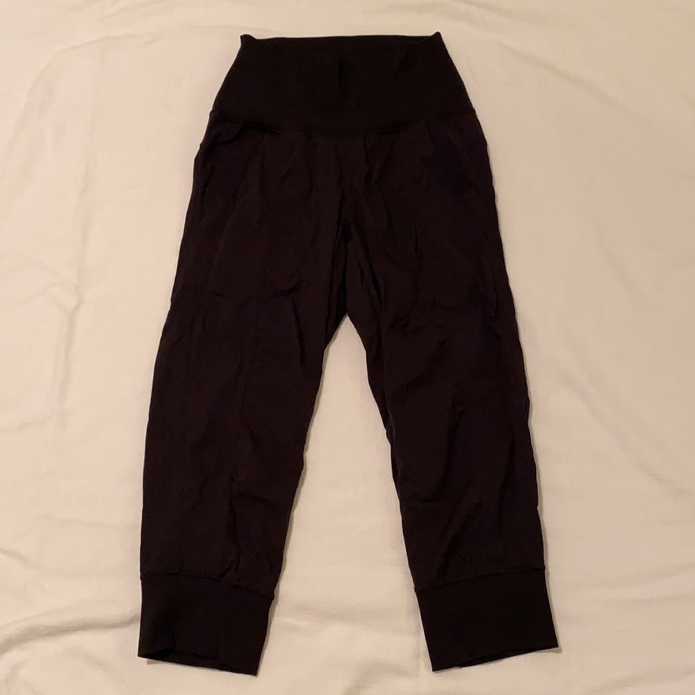 NEVER WORN BEFORE Black Lululemon Dance Studio Crop Leggings